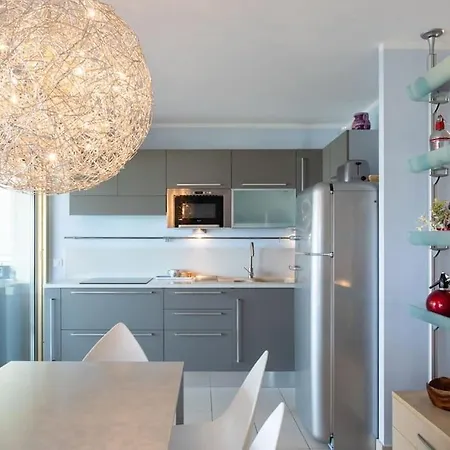 A2 - 1 Bdr Sea & Port View - Ac, Garage & Terrace * Antibes