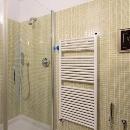 A2 - 1 Bdr Sea & Port View - Ac, Garage & Terrace Apartment *