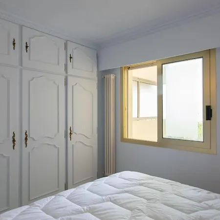 A2 - 1 Bdr Sea & Port View - Ac, Garage & Terrace