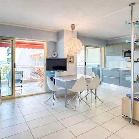 A2 - 1 Bdr Sea & Port View - Ac, Garage & Terrace Lägenhet