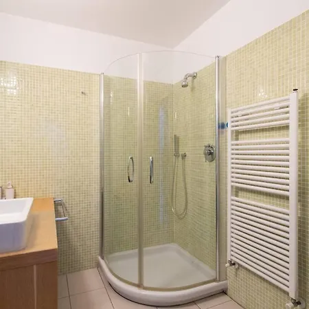 A2 - 1 Bdr Sea & Port View - Ac, Garage & Terrace Apartment