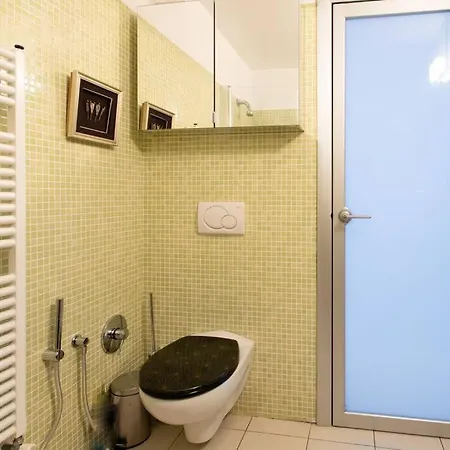 A2 - 1 Bdr Sea & Port View - Ac, Garage & Terrace *