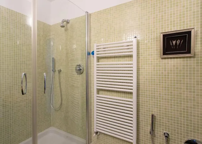 A2 - 1 Bdr Sea & Port View - Ac, Garage & Terrace 公寓 *