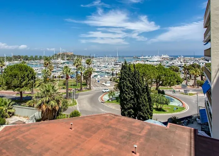 A2 - 1 Bdr Sea & Port View - Ac, Garage & Terrace