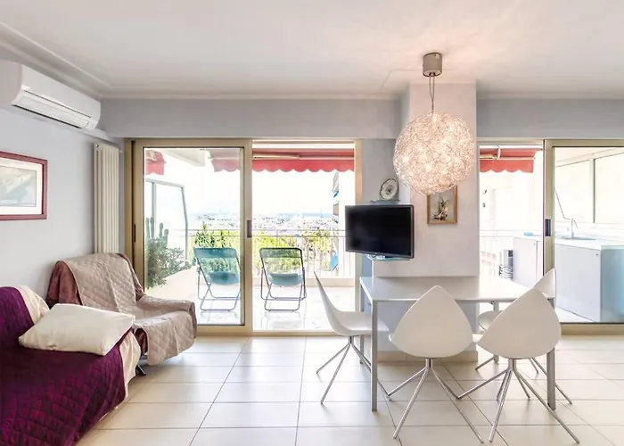 A2 - 1 Bdr Sea & Port View - Ac, Garage & Terrace 昂蒂布