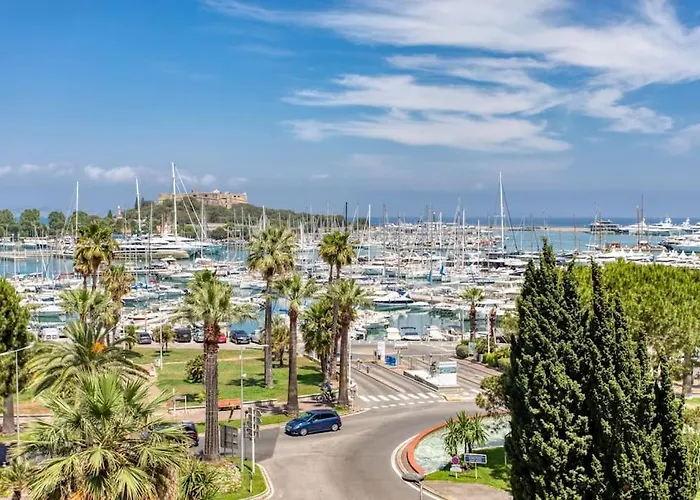 A2 - 1 Bdr Sea & Port View - Ac, Garage & Terrace Lejlighed